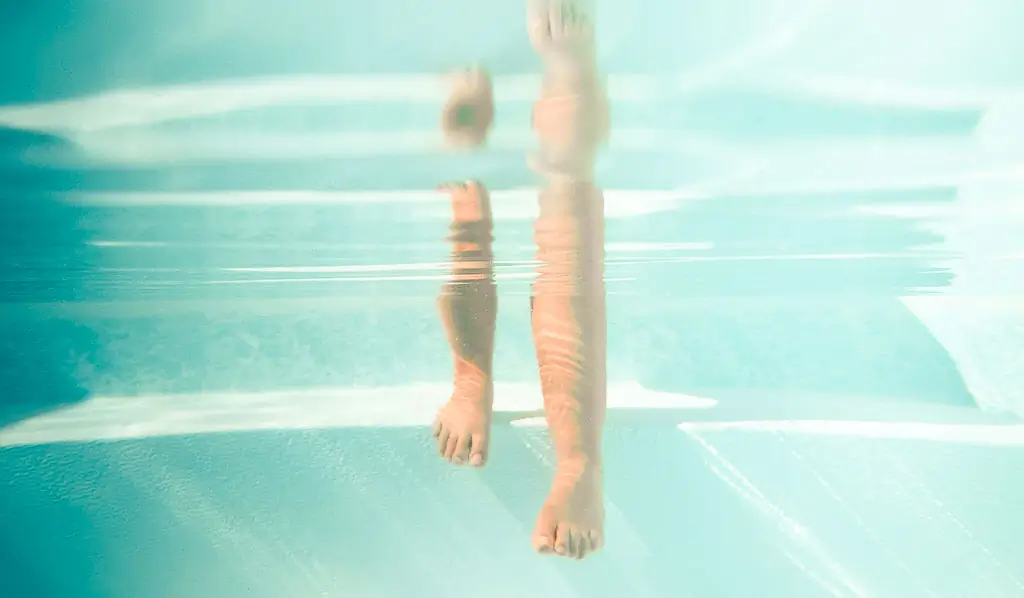 Échangeur thermique dans un local technique piscine