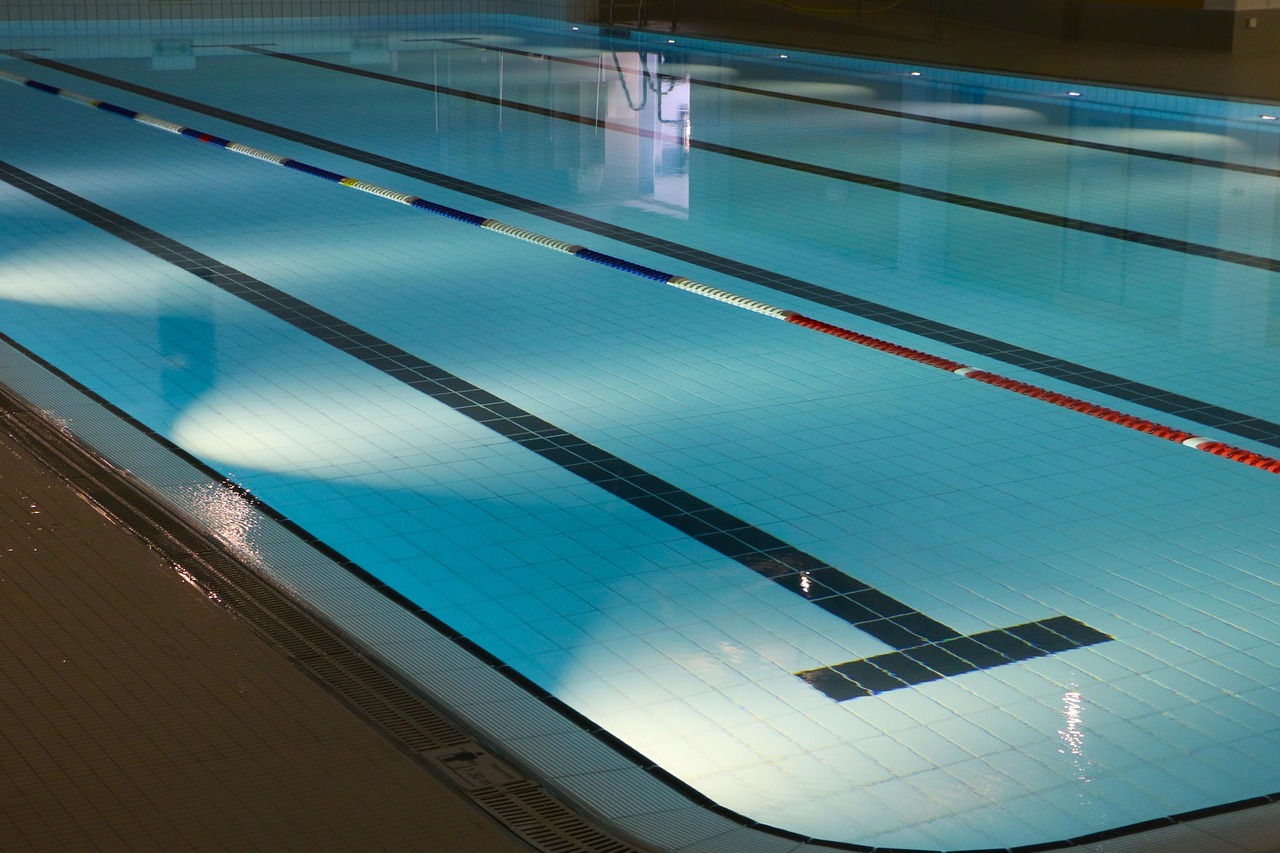 Piscine intérieure avec air maîtrisé